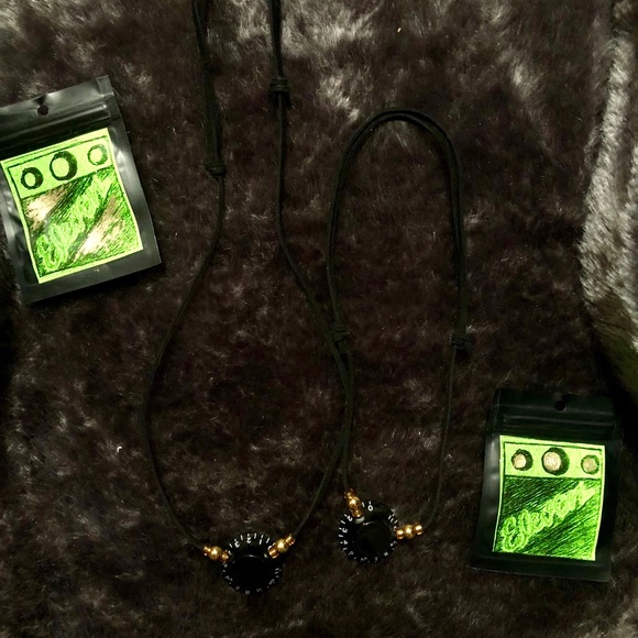 Volume knob choker necklace - Picture 4 of 4